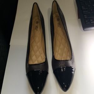 Avon Signature Collection Cushion Walk Shoes